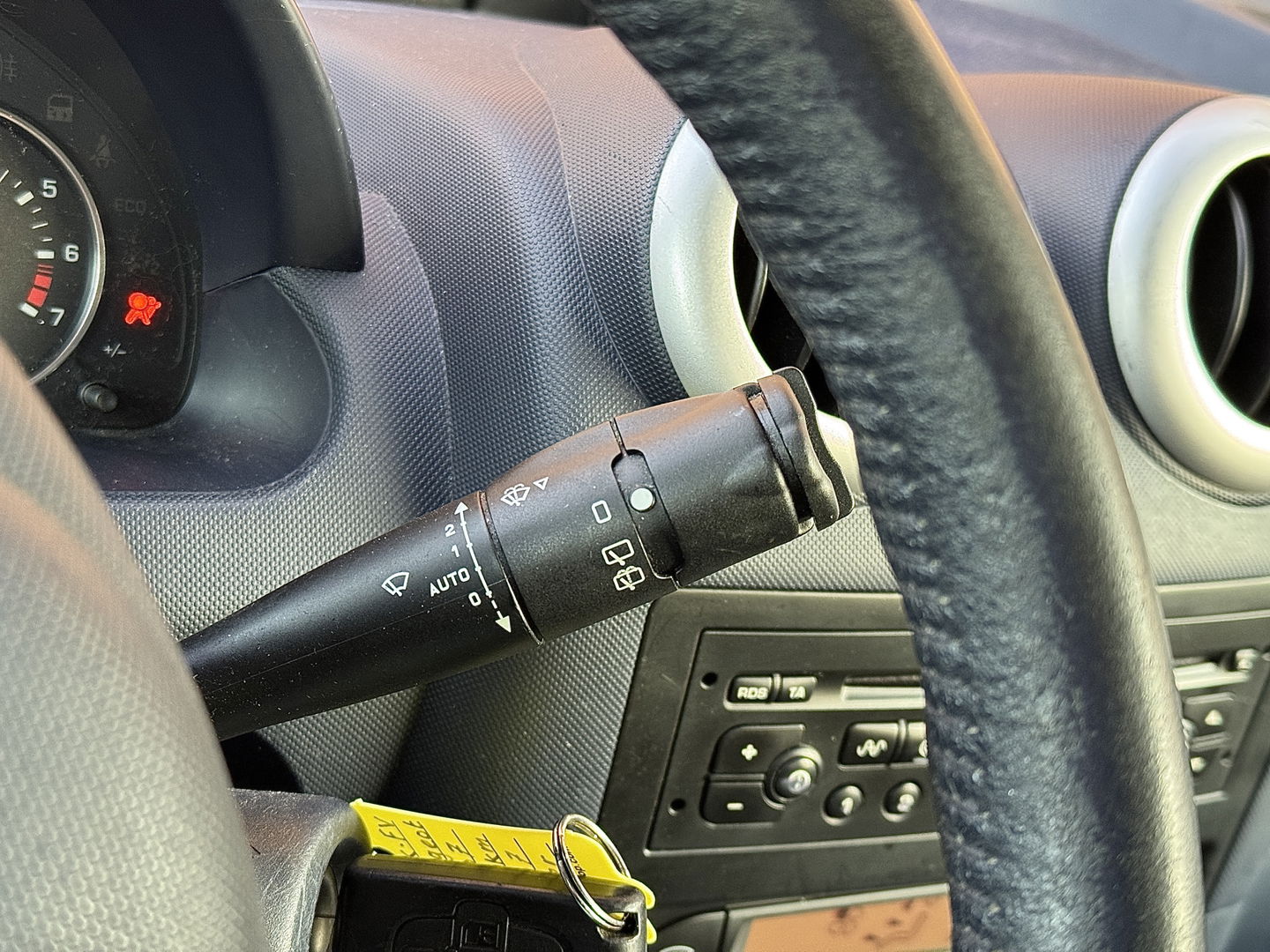 Peugeot 1007 1.4 Sesam Gentry | Handel / Export | Elektrische Schuifdeuren | Airconditioning | Cruise Control | Isofix | Elektrische Ramen | Elektrische Spiegels |