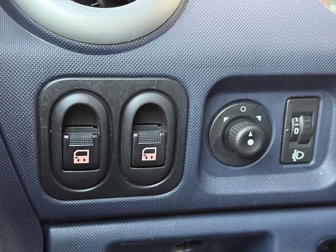 Peugeot 1007 1.4 Sesam Gentry | Handel / Export | Elektrische Schuifdeuren | Airconditioning | Cruise Control | Isofix | Elektrische Ramen | Elektrische Spiegels |