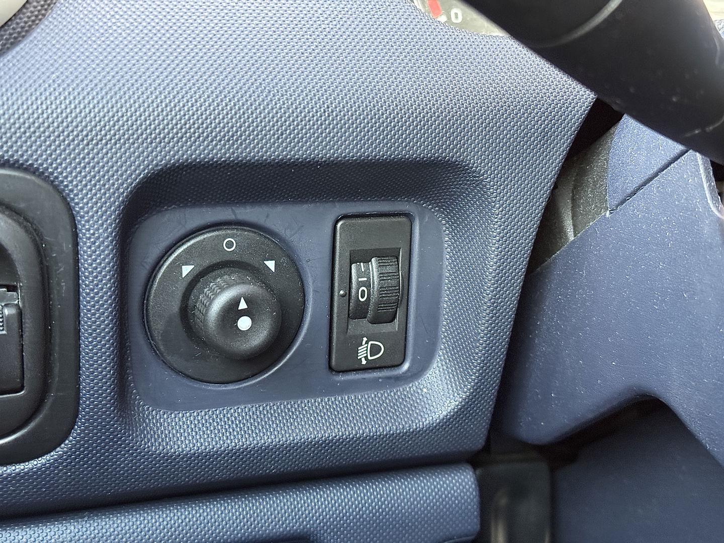 Peugeot 1007 1.4 Sesam Gentry | Handel / Export | Elektrische Schuifdeuren | Airconditioning | Cruise Control | Isofix | Elektrische Ramen | Elektrische Spiegels |