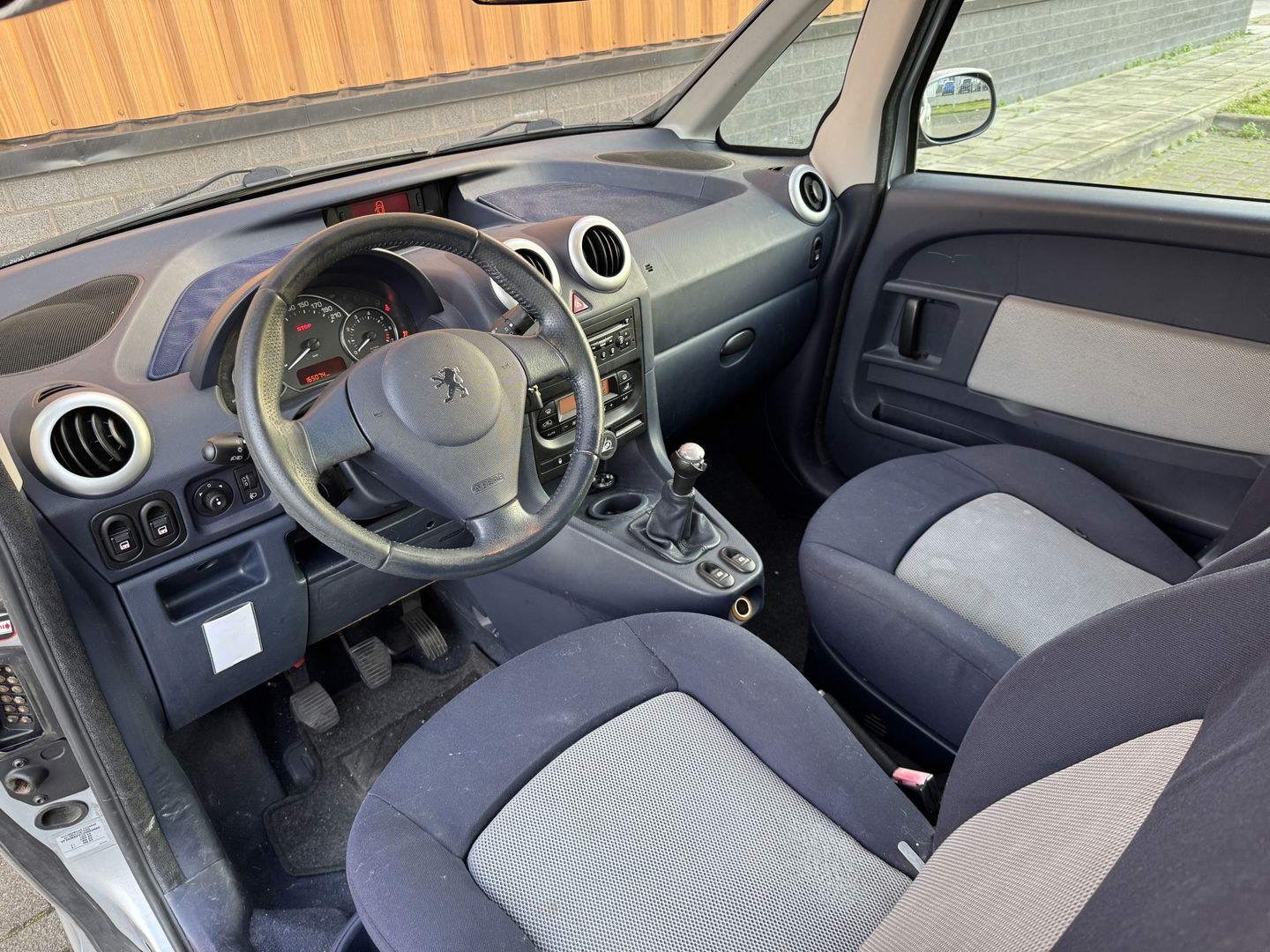 Peugeot 1007 1.4 Sesam Gentry | Handel / Export | Elektrische Schuifdeuren | Airconditioning | Cruise Control | Isofix | Elektrische Ramen | Elektrische Spiegels |