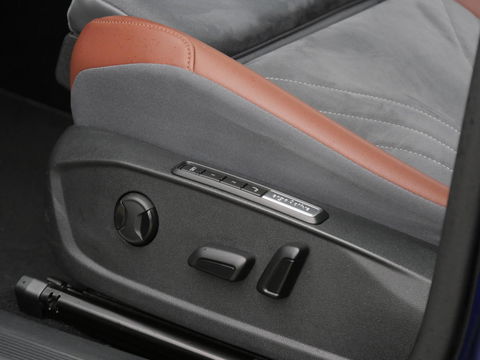 Volkswagen ID.4 1ST MAX 77kWh/ PANORAMADAK/ 360°CAMERA/ ELEKT. KLEP/ WEGKL. TREKHAAK/