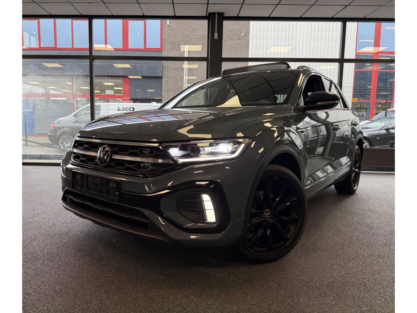 Volkswagen T-Roc 1.5 TSI R-Line I Automaat I PANO I LMV I Volledig dealeronderhouden I 2de eigenaar