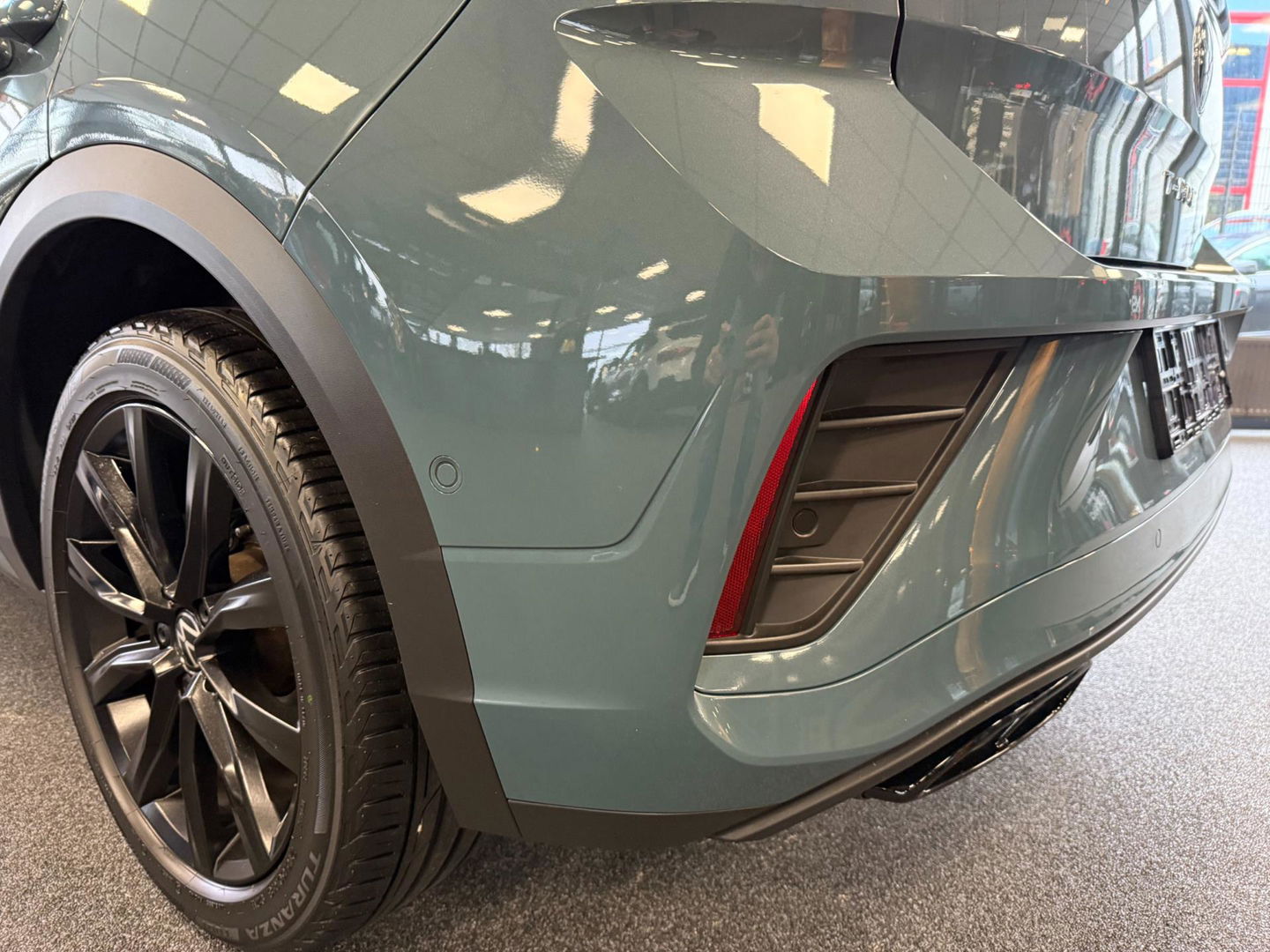 Volkswagen T-Roc 1.5 TSI R-Line I Automaat I PANO I LMV I Volledig dealeronderhouden I 2de eigenaar