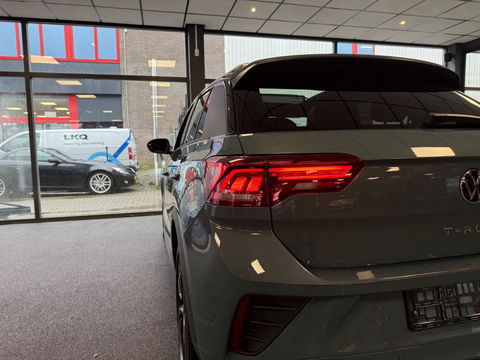 Volkswagen T-Roc 1.5 TSI R-Line I Automaat I PANO I LMV I Volledig dealeronderhouden I 2de eigenaar