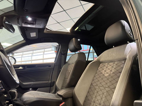 Volkswagen T-Roc 1.5 TSI R-Line I Automaat I PANO I LMV I Volledig dealeronderhouden I 2de eigenaar