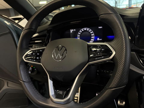 Volkswagen T-Roc 1.5 TSI R-Line I Automaat I PANO I LMV I Volledig dealeronderhouden I 2de eigenaar