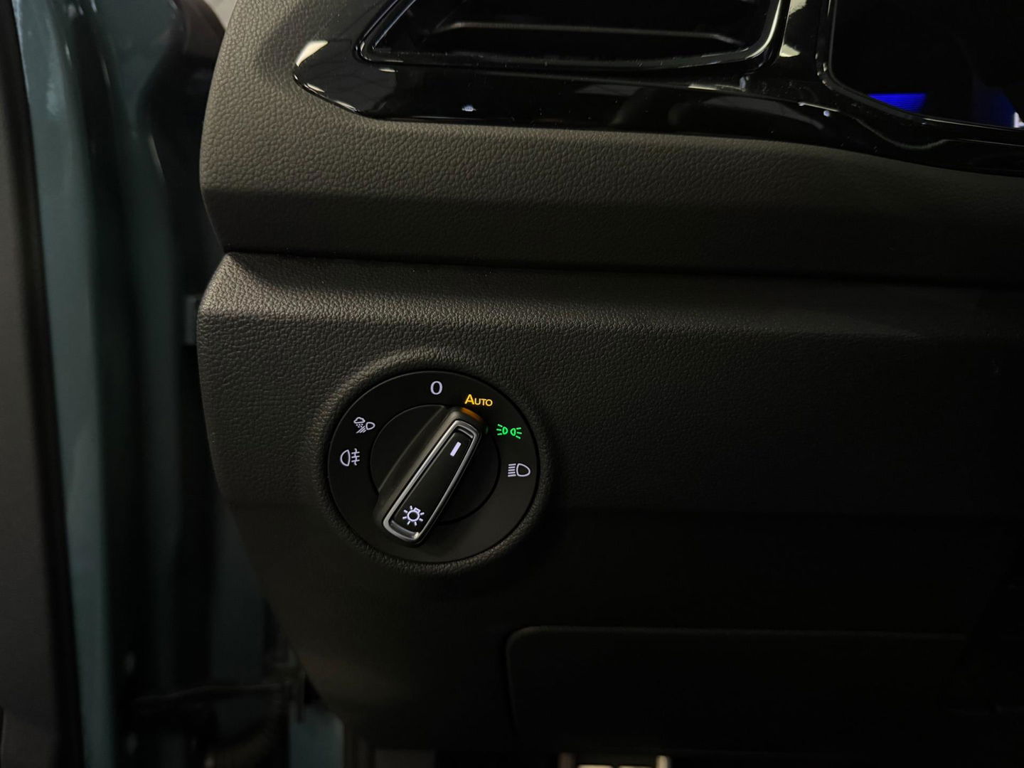 Volkswagen T-Roc 1.5 TSI R-Line I Automaat I PANO I LMV I Volledig dealeronderhouden I 2de eigenaar