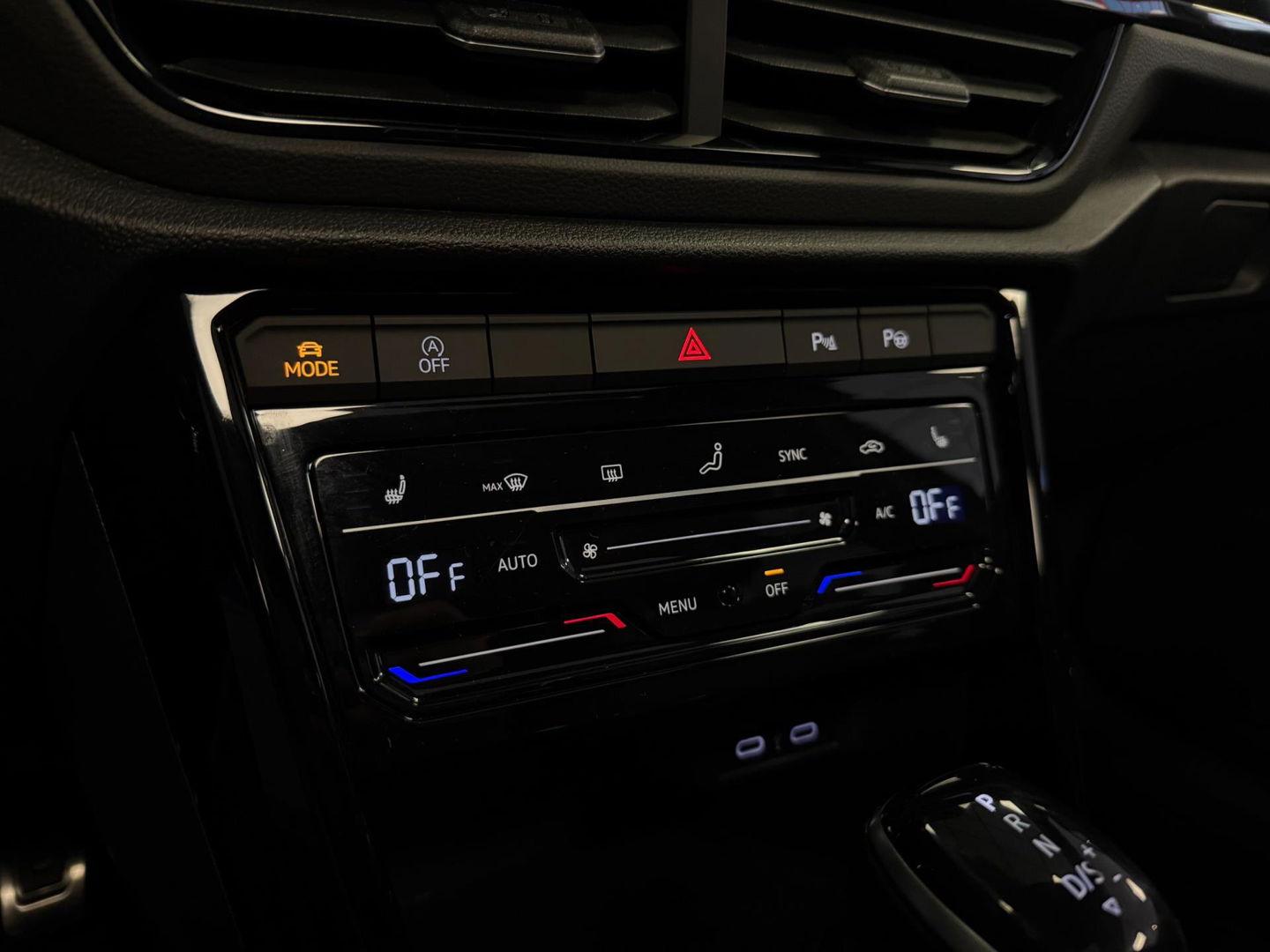 Volkswagen T-Roc 1.5 TSI R-Line I Automaat I PANO I LMV I Volledig dealeronderhouden I 2de eigenaar