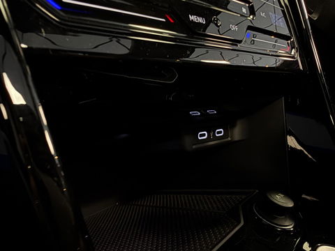 Volkswagen T-Roc 1.5 TSI R-Line I Automaat I PANO I LMV I Volledig dealeronderhouden I 2de eigenaar