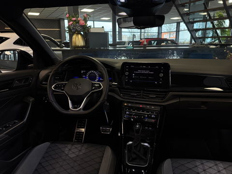 Volkswagen T-Roc 1.5 TSI R-Line I Automaat I PANO I LMV I Volledig dealeronderhouden I 2de eigenaar