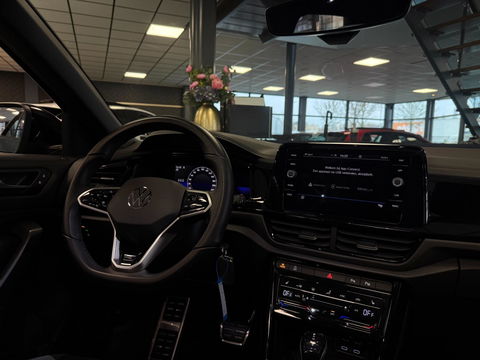 Volkswagen T-Roc 1.5 TSI R-Line I Automaat I PANO I LMV I Volledig dealeronderhouden I 2de eigenaar