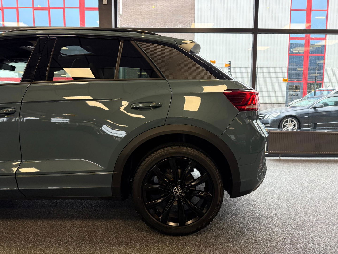 Volkswagen T-Roc 1.5 TSI R-Line I Automaat I PANO I LMV I Volledig dealeronderhouden I 2de eigenaar