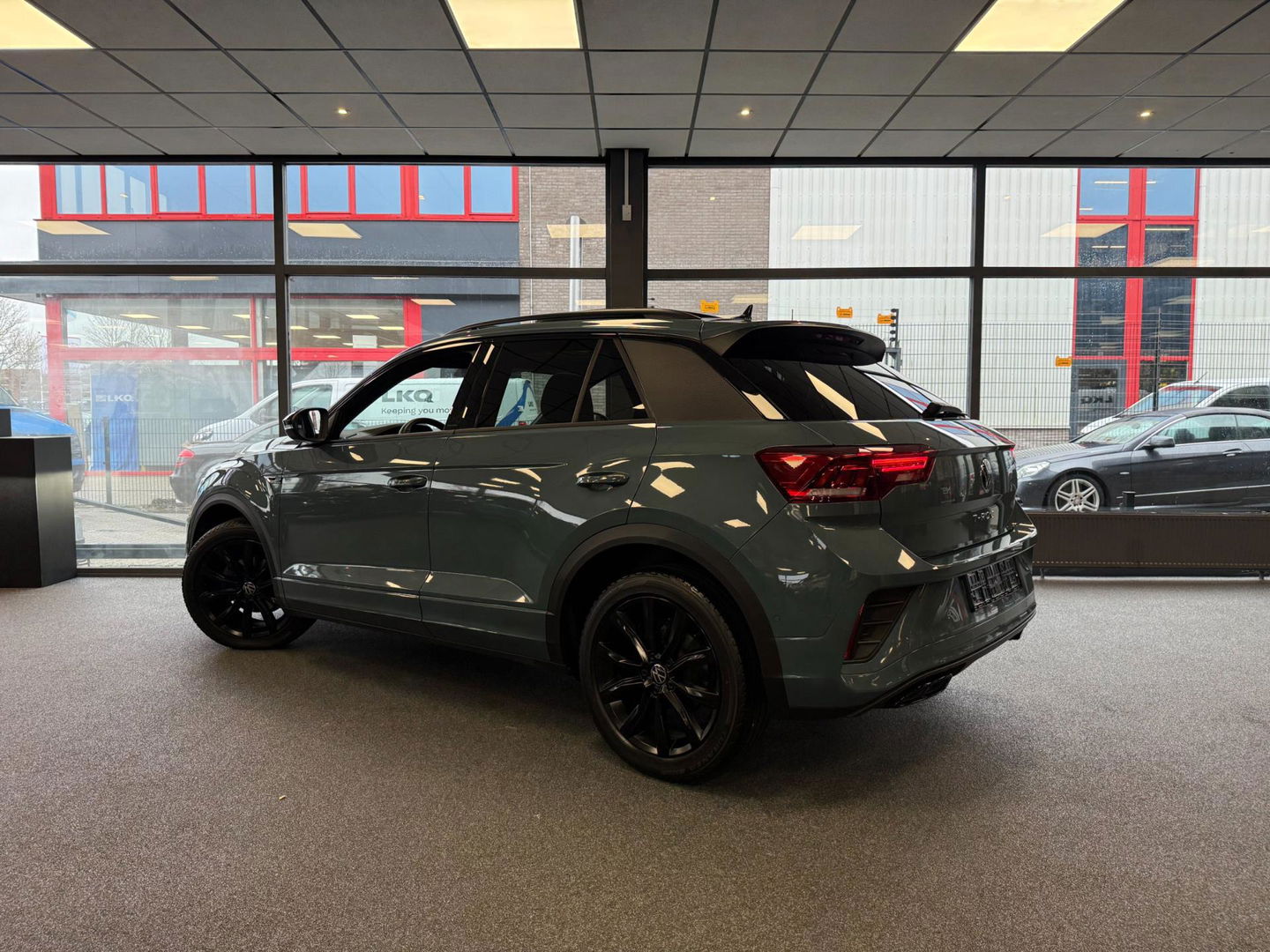 Volkswagen T-Roc 1.5 TSI R-Line I Automaat I PANO I LMV I Volledig dealeronderhouden I 2de eigenaar