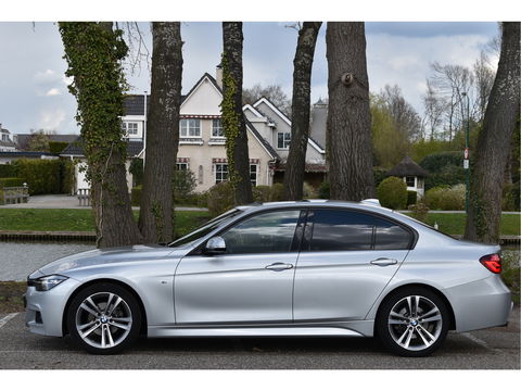BMW 3 Serie 318i 318 I Edition M Sport Shadow Executive NL-AUTO | OPEN DAK | DIGITALE TELLERS | LEDEREN BEKL | Z+W BANDEN | STOELVERWARMING | NAVI