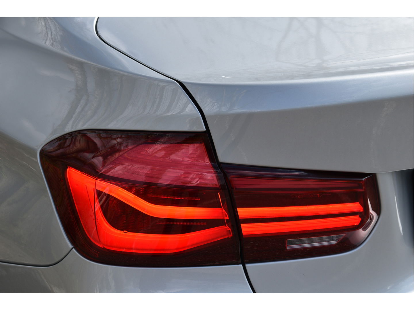 BMW 3 Serie 318i 318 I Edition M Sport Shadow Executive NL-AUTO | OPEN DAK | DIGITALE TELLERS | LEDEREN BEKL | Z+W BANDEN | STOELVERWARMING | NAVI