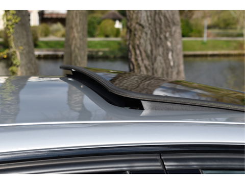 BMW 3 Serie 318i 318 I Edition M Sport Shadow Executive NL-AUTO | OPEN DAK | DIGITALE TELLERS | LEDEREN BEKL | Z+W BANDEN | STOELVERWARMING | NAVI