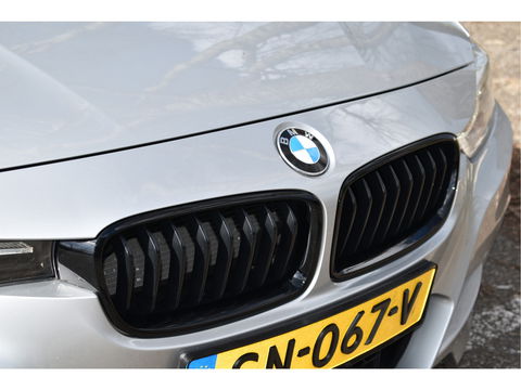 BMW 3 Serie 318i 318 I Edition M Sport Shadow Executive NL-AUTO | OPEN DAK | DIGITALE TELLERS | LEDEREN BEKL | Z+W BANDEN | STOELVERWARMING | NAVI