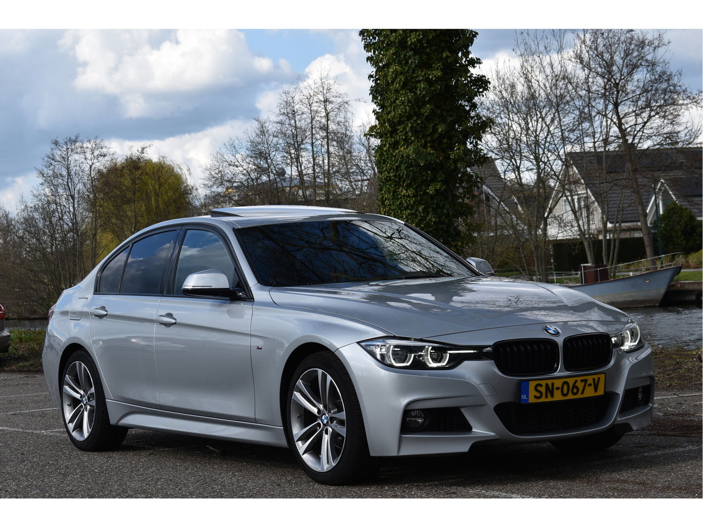BMW 3 Serie 318i 318 I Edition M Sport Shadow Executive NL-AUTO | OPEN DAK | DIGITALE TELLERS | LEDEREN BEKL | Z+W BANDEN | STOELVERWARMING | NAVI