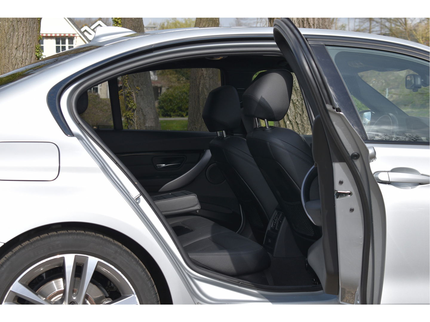 BMW 3 Serie 318i 318 I Edition M Sport Shadow Executive NL-AUTO | OPEN DAK | DIGITALE TELLERS | LEDEREN BEKL | Z+W BANDEN | STOELVERWARMING | NAVI