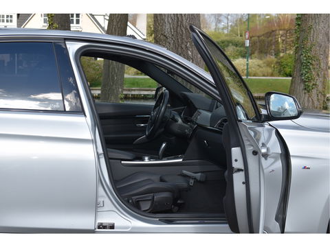 BMW 3 Serie 318i 318 I Edition M Sport Shadow Executive NL-AUTO | OPEN DAK | DIGITALE TELLERS | LEDEREN BEKL | Z+W BANDEN | STOELVERWARMING | NAVI