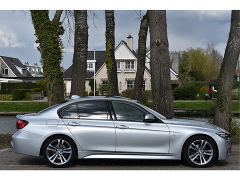 BMW 3 Serie 318i 318 I Edition M Sport Shadow Executive NL-AUTO | OPEN DAK | DIGITALE TELLERS | LEDEREN BEKL | Z+W BANDEN | STOELVERWARMING | NAVI