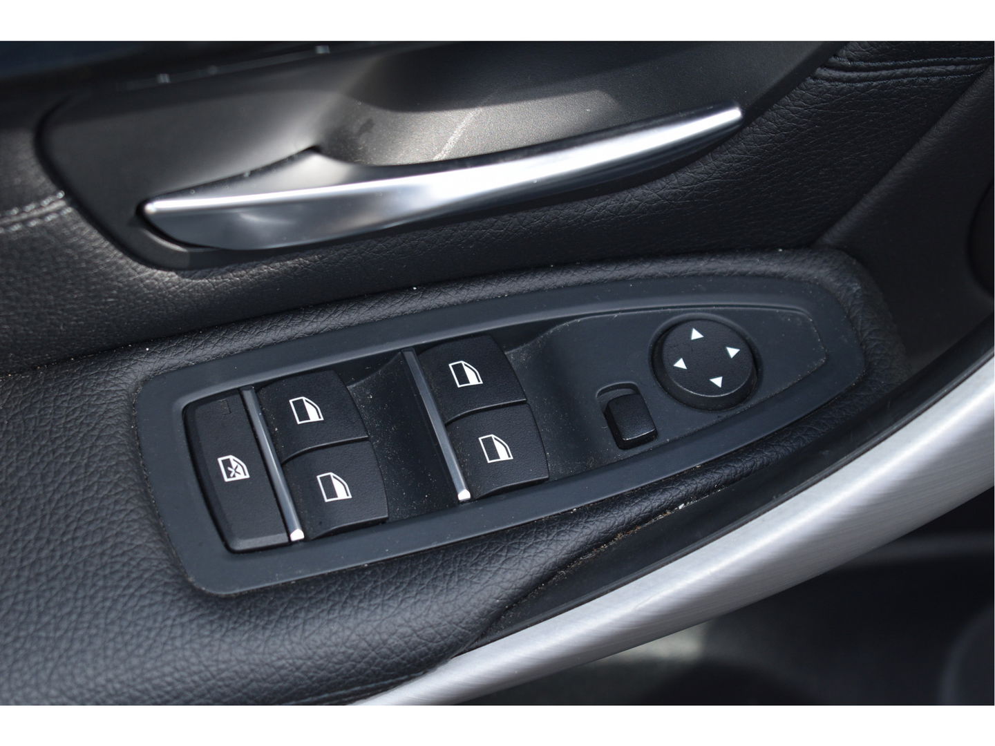 BMW 3 Serie 318i 318 I Edition M Sport Shadow Executive NL-AUTO | OPEN DAK | DIGITALE TELLERS | LEDEREN BEKL | Z+W BANDEN | STOELVERWARMING | NAVI