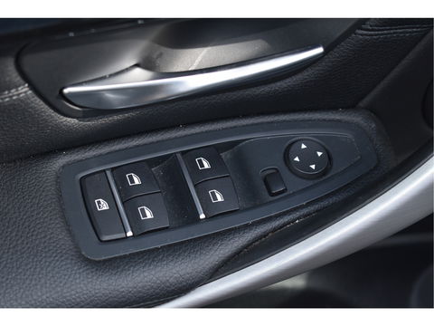 BMW 3 Serie 318i 318 I Edition M Sport Shadow Executive NL-AUTO | OPEN DAK | DIGITALE TELLERS | LEDEREN BEKL | Z+W BANDEN | STOELVERWARMING | NAVI