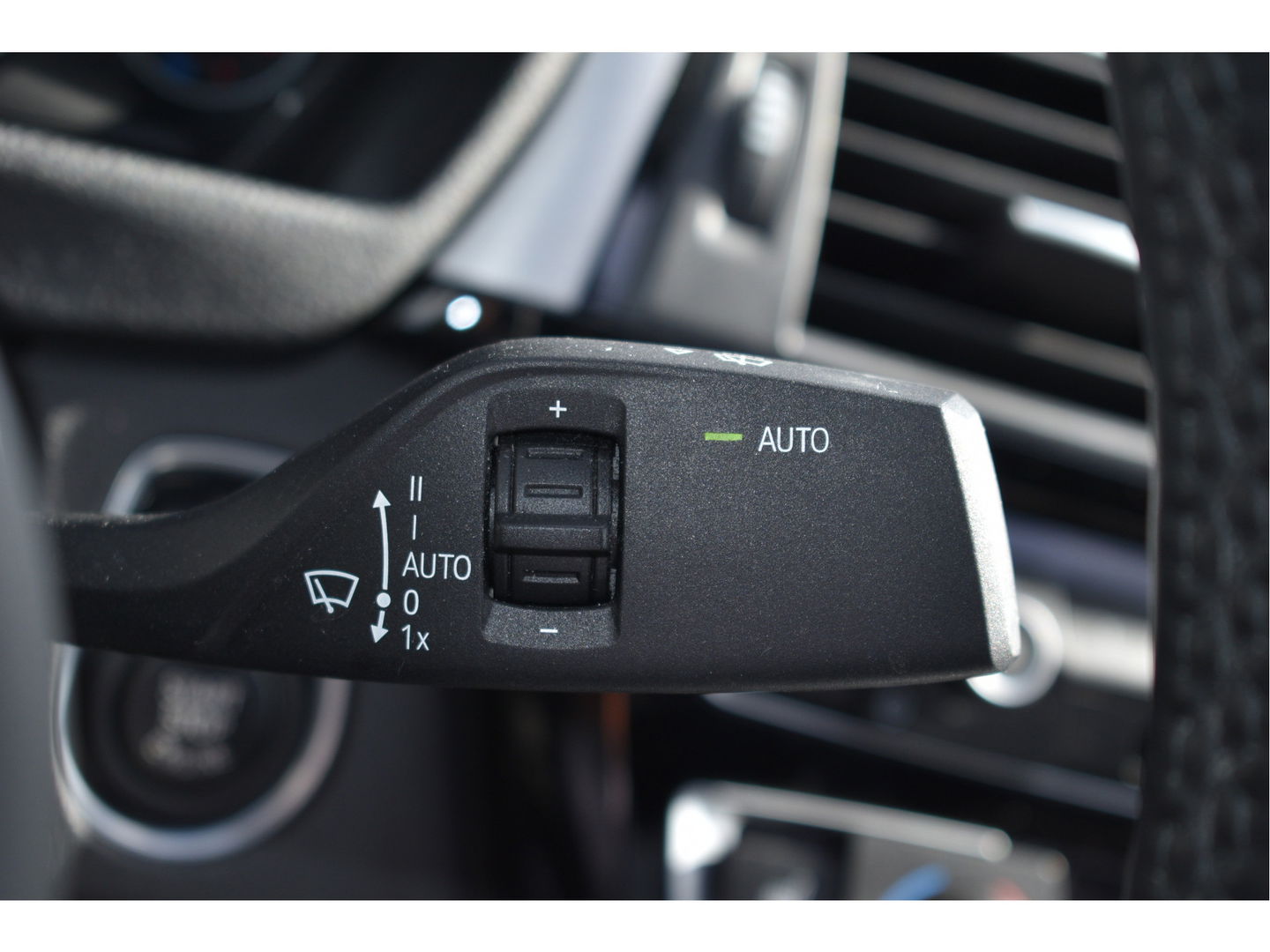 BMW 3 Serie 318i 318 I Edition M Sport Shadow Executive NL-AUTO | OPEN DAK | DIGITALE TELLERS | LEDEREN BEKL | Z+W BANDEN | STOELVERWARMING | NAVI