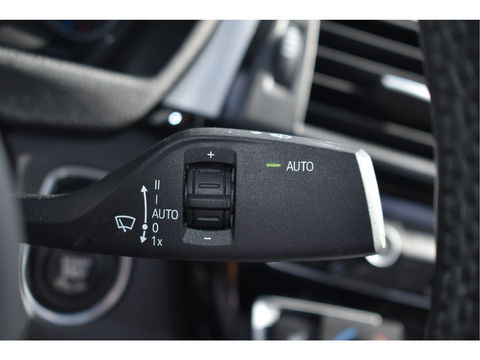 BMW 3 Serie 318i 318 I Edition M Sport Shadow Executive NL-AUTO | OPEN DAK | DIGITALE TELLERS | LEDEREN BEKL | Z+W BANDEN | STOELVERWARMING | NAVI