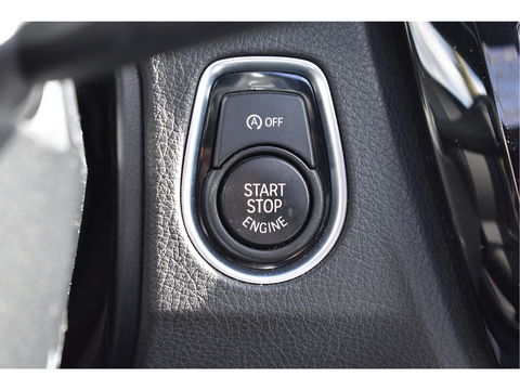 BMW 3 Serie 318i 318 I Edition M Sport Shadow Executive NL-AUTO | OPEN DAK | DIGITALE TELLERS | LEDEREN BEKL | Z+W BANDEN | STOELVERWARMING | NAVI