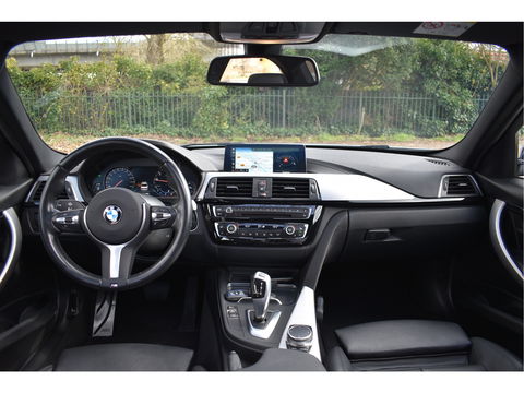 BMW 3 Serie 318i 318 I Edition M Sport Shadow Executive NL-AUTO | OPEN DAK | DIGITALE TELLERS | LEDEREN BEKL | Z+W BANDEN | STOELVERWARMING | NAVI