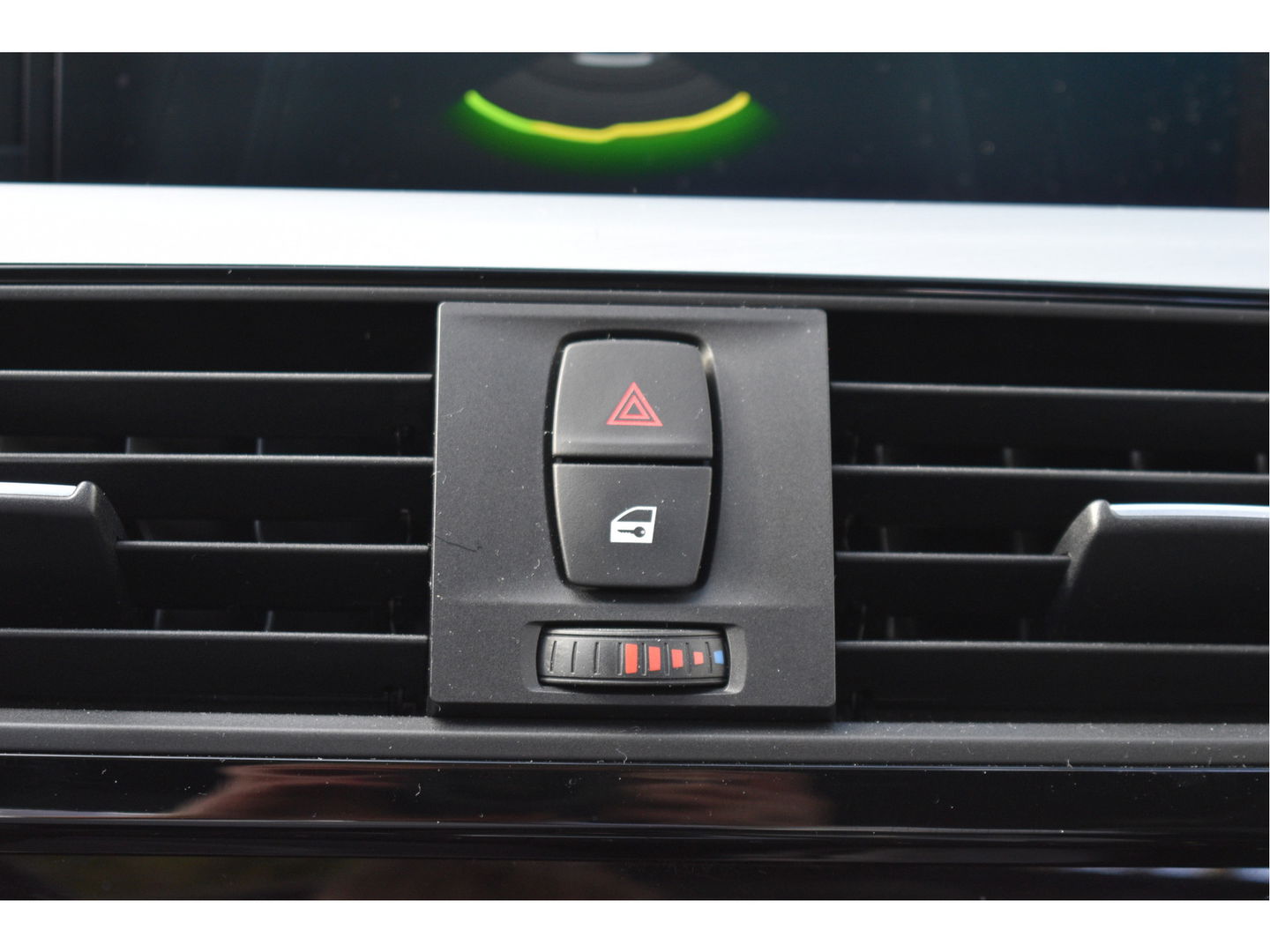 BMW 3 Serie 318i 318 I Edition M Sport Shadow Executive NL-AUTO | OPEN DAK | DIGITALE TELLERS | LEDEREN BEKL | Z+W BANDEN | STOELVERWARMING | NAVI