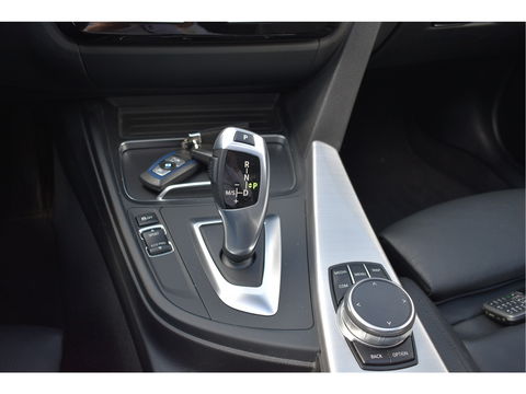 BMW 3 Serie 318i 318 I Edition M Sport Shadow Executive NL-AUTO | OPEN DAK | DIGITALE TELLERS | LEDEREN BEKL | Z+W BANDEN | STOELVERWARMING | NAVI