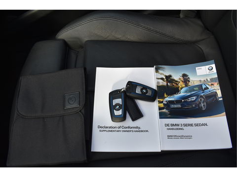 BMW 3 Serie 318i 318 I Edition M Sport Shadow Executive NL-AUTO | OPEN DAK | DIGITALE TELLERS | LEDEREN BEKL | Z+W BANDEN | STOELVERWARMING | NAVI