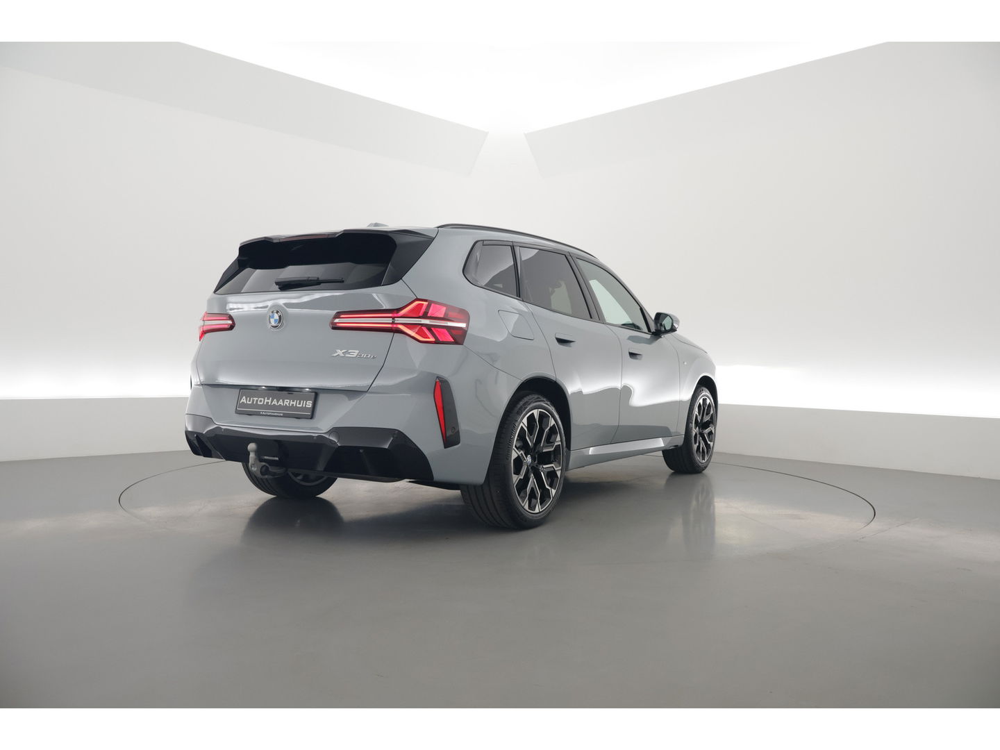 BMW X3 30e xDrive M Sport | Pano | HUD | Harman Kardon | Elek. Trekhaak | 360cam | Leder | 20''