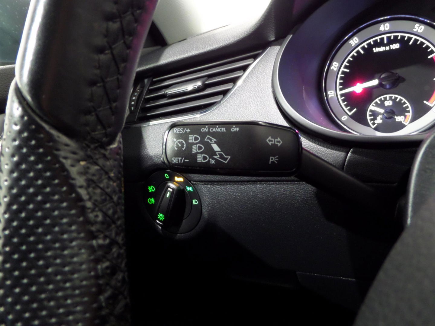 Škoda Octavia Combi 1.0 TSI Greentech Ambition Business "Origineel NL!" Automaat! Apple-carplay Stoelverwarming Full-LED Navigatie