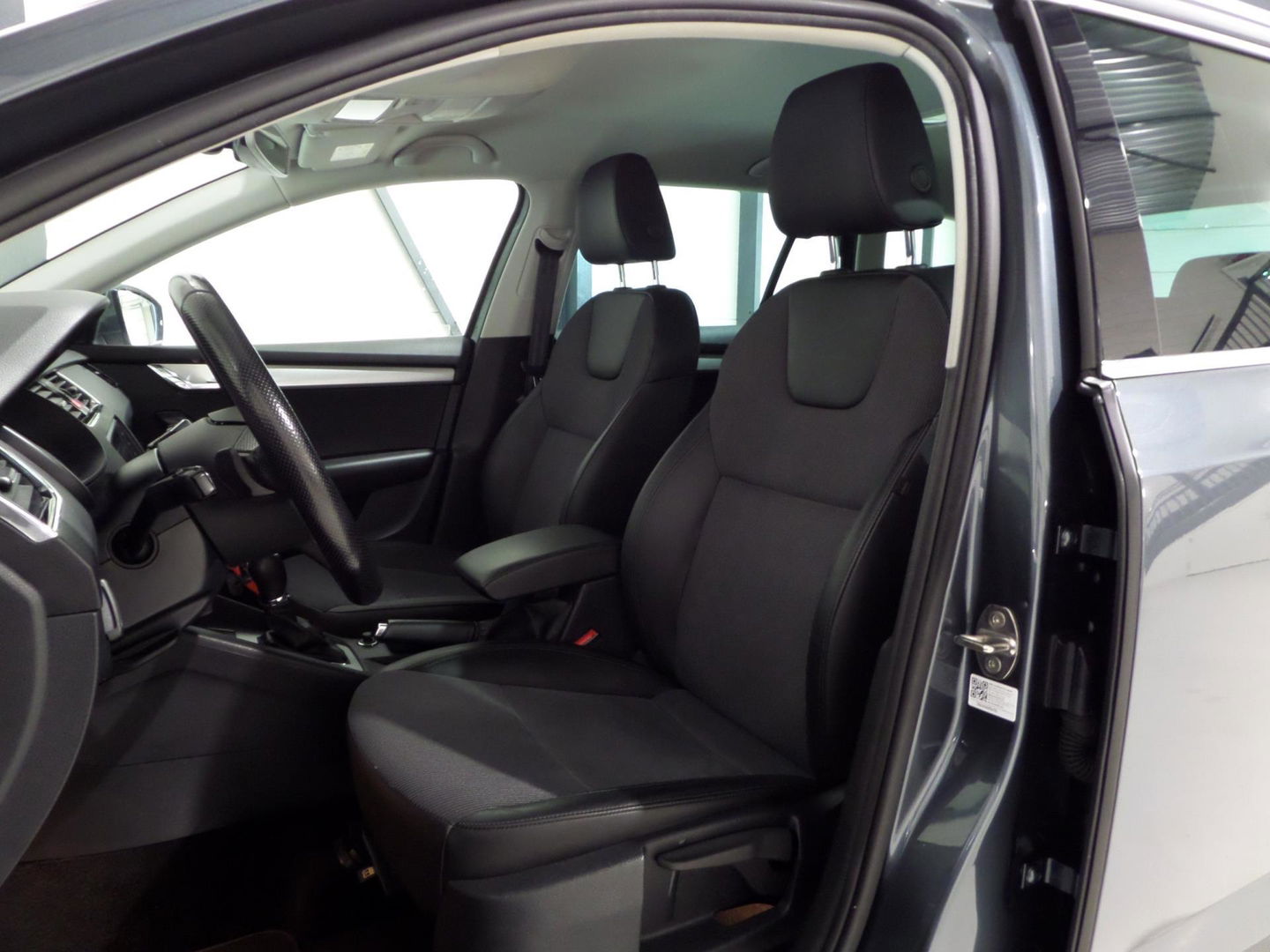 Škoda Octavia Combi 1.0 TSI Greentech Ambition Business "Origineel NL!" Automaat! Apple-carplay Stoelverwarming Full-LED Navigatie