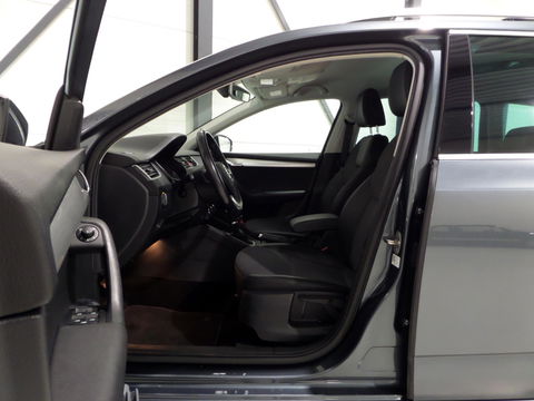 Škoda Octavia Combi 1.0 TSI Greentech Ambition Business "Origineel NL!" Automaat! Apple-carplay Stoelverwarming Full-LED Navigatie