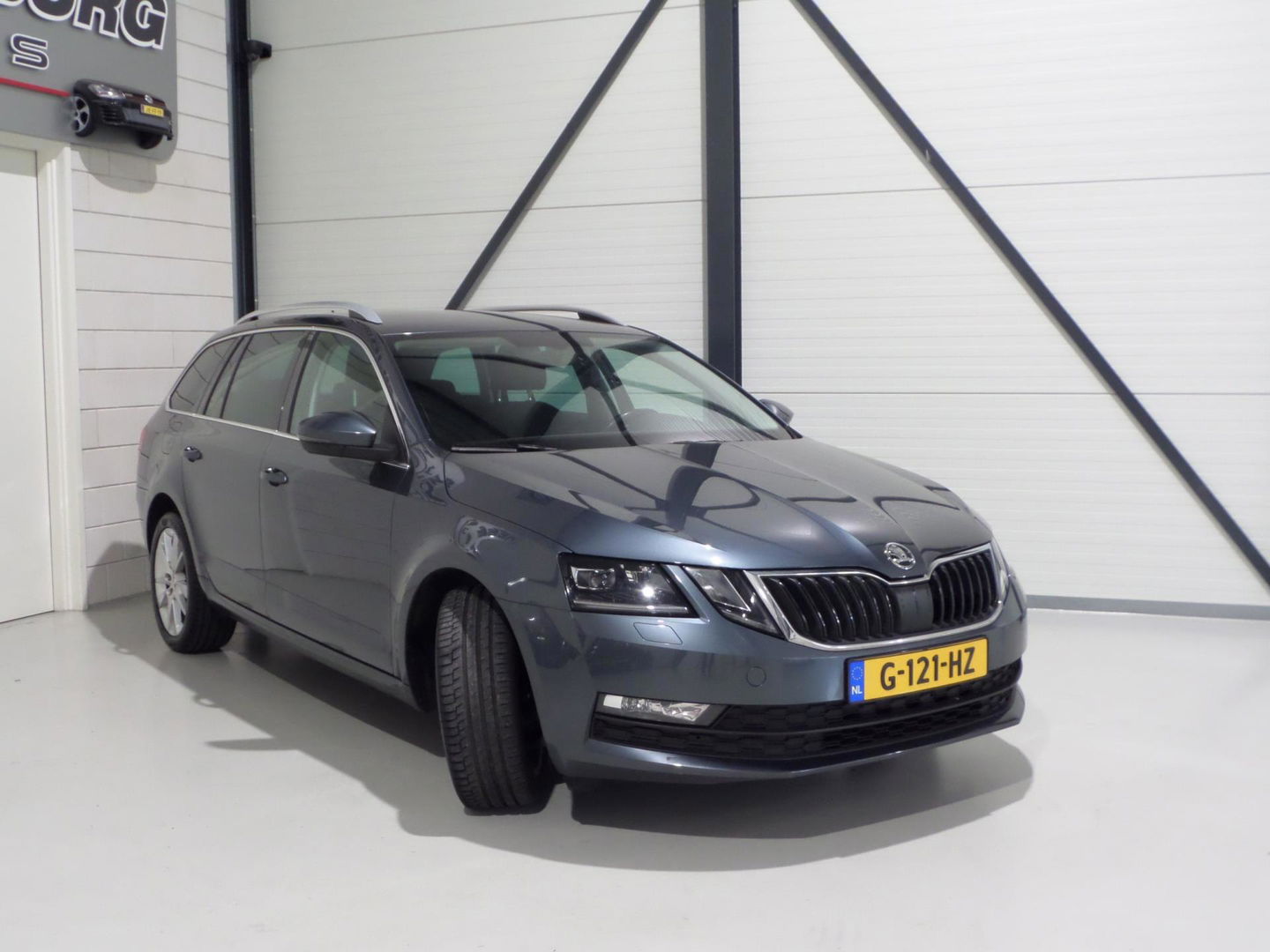 Škoda Octavia Combi 1.0 TSI Greentech Ambition Business "Origineel NL!" Automaat! Apple-carplay Stoelverwarming Full-LED Navigatie