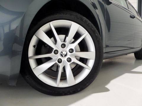 Škoda Octavia Combi 1.0 TSI Greentech Ambition Business "Origineel NL!" Automaat! Apple-carplay Stoelverwarming Full-LED Navigatie