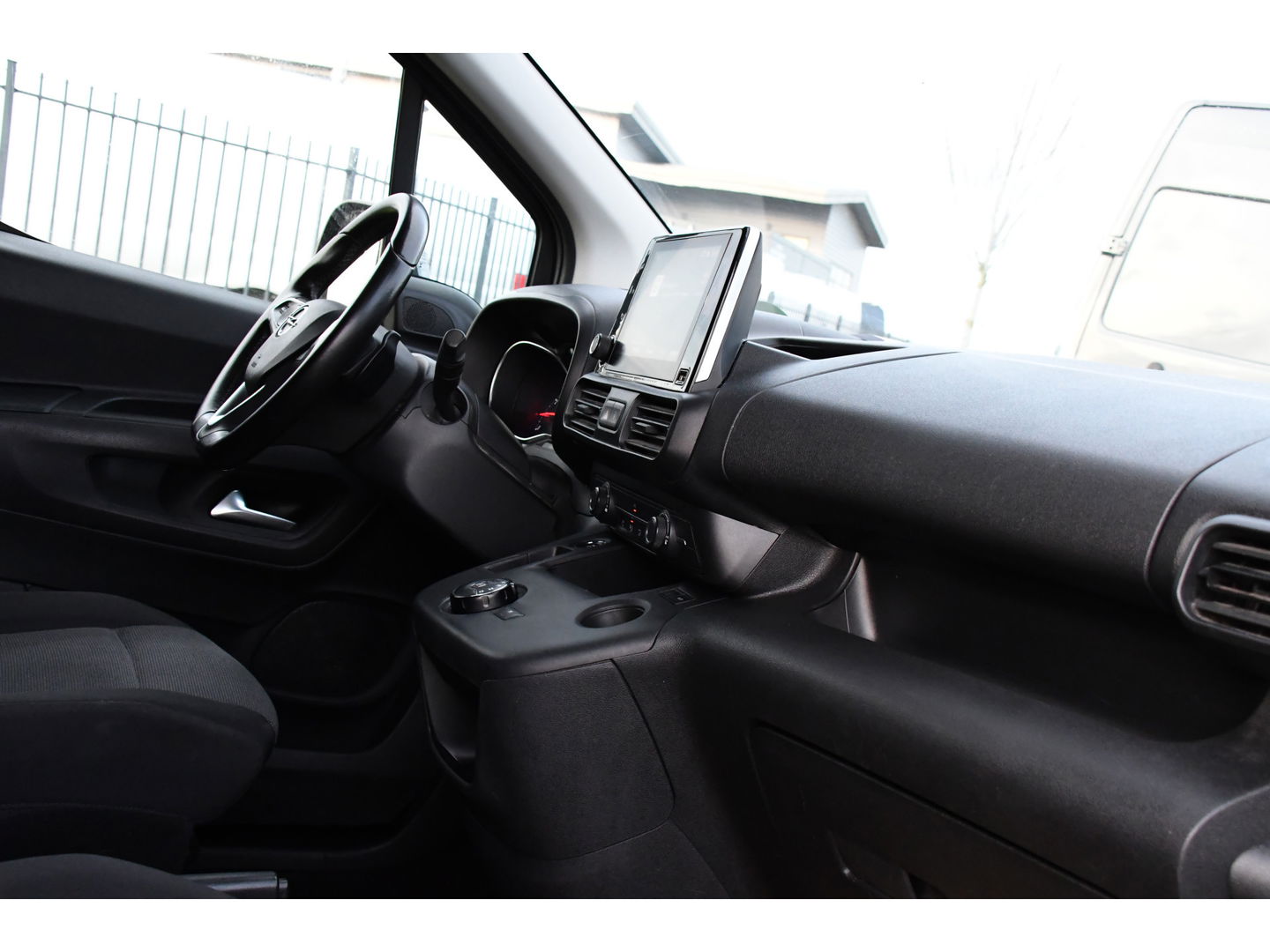 Opel Combo 1.5D L2H1PB Edition Camera, Cruise, Carplay, LED, 130pk, Automaat, Keyless, Multimedia, Uniek!