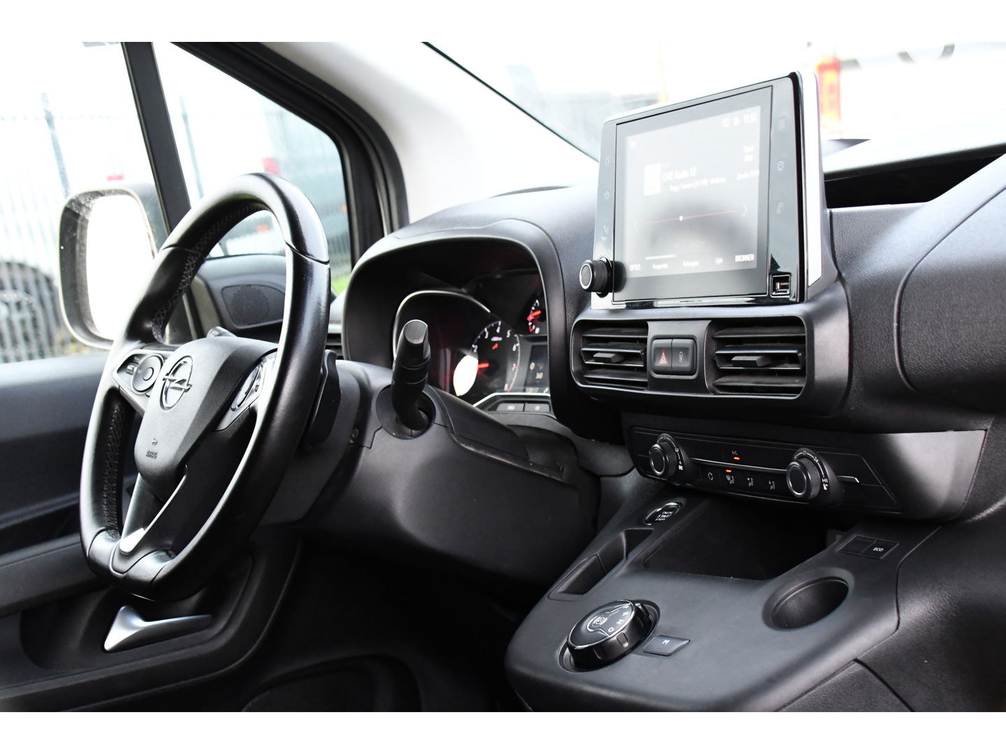 Opel Combo 1.5D L2H1PB Edition Camera, Cruise, Carplay, LED, 130pk, Automaat, Keyless, Multimedia, Uniek!