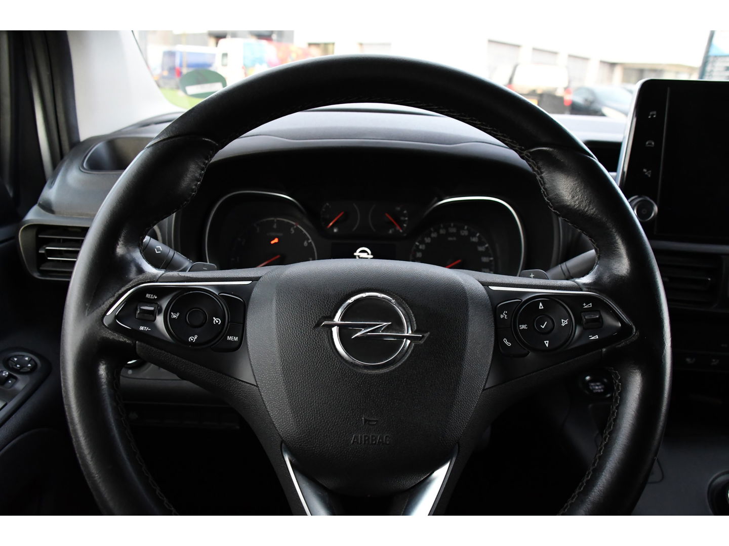 Opel Combo 1.5D L2H1PB Edition Camera, Cruise, Carplay, LED, 130pk, Automaat, Keyless, Multimedia, Uniek!