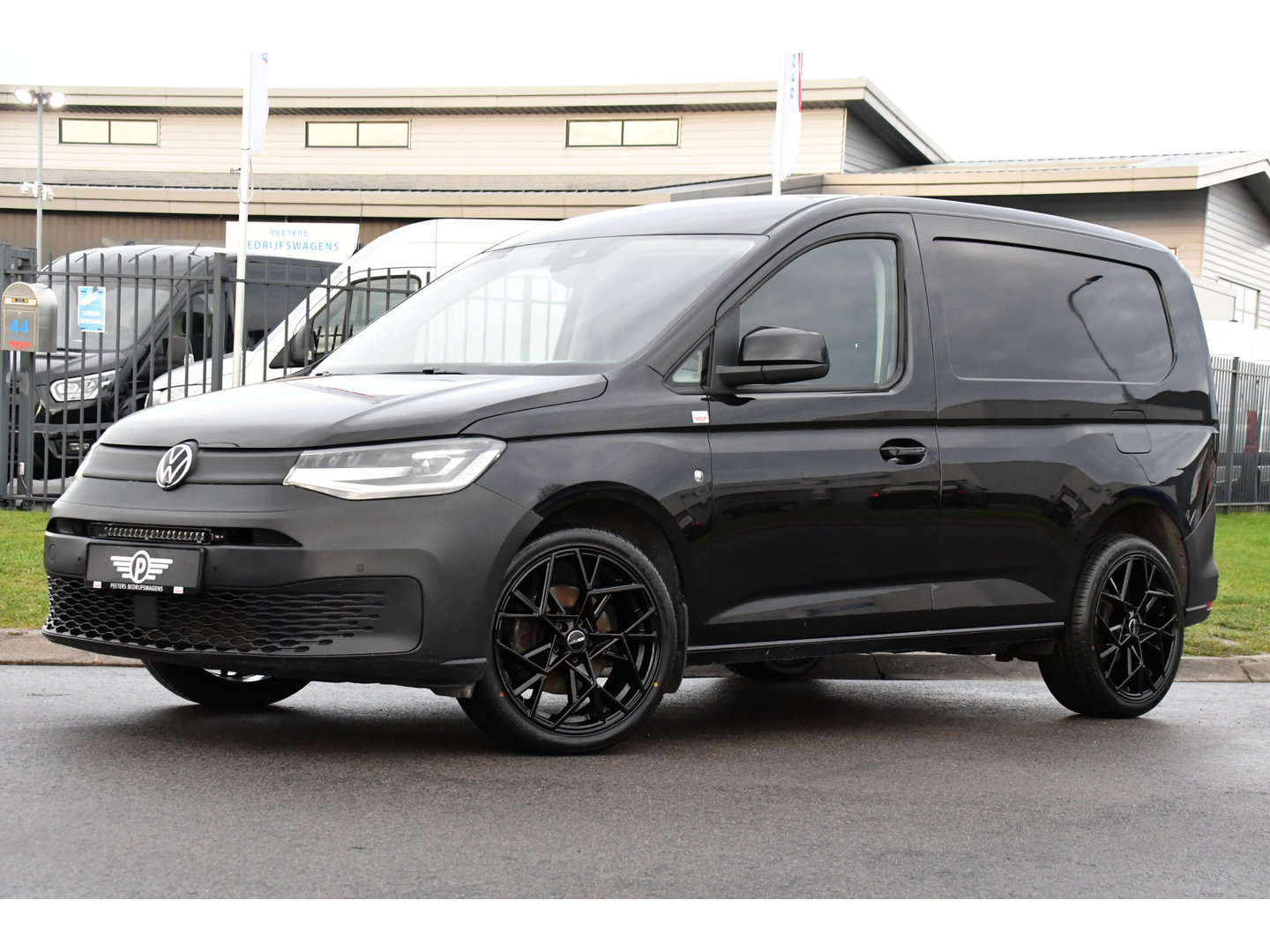 Volkswagen Caddy Cargo 2.0 TDI Black Edition Cruise, Camera, Carplay, LED, NAVI, Automaat, Klep, 122pk, Stoelverwarming, Uniek!