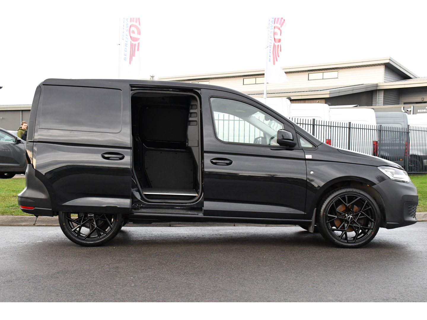 Volkswagen Caddy Cargo 2.0 TDI Black Edition Cruise, Camera, Carplay, LED, NAVI, Automaat, Klep, 122pk, Stoelverwarming, Uniek!