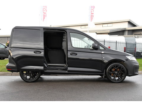 Volkswagen Caddy Cargo 2.0 TDI Black Edition Cruise, Camera, Carplay, LED, NAVI, Automaat, Klep, 122pk, Stoelverwarming, Uniek!