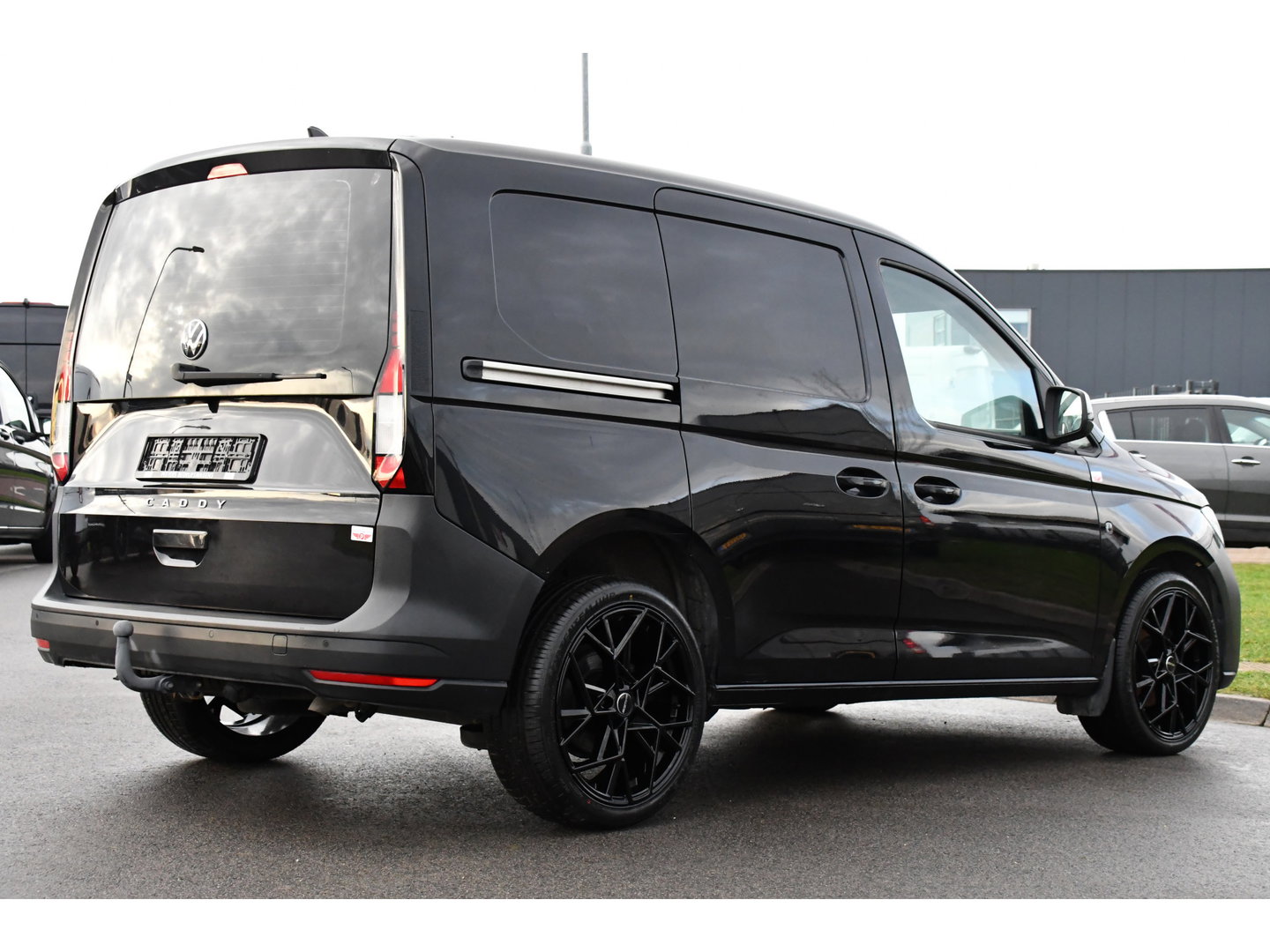 Volkswagen Caddy Cargo 2.0 TDI Black Edition Cruise, Camera, Carplay, LED, NAVI, Automaat, Klep, 122pk, Stoelverwarming, Uniek!