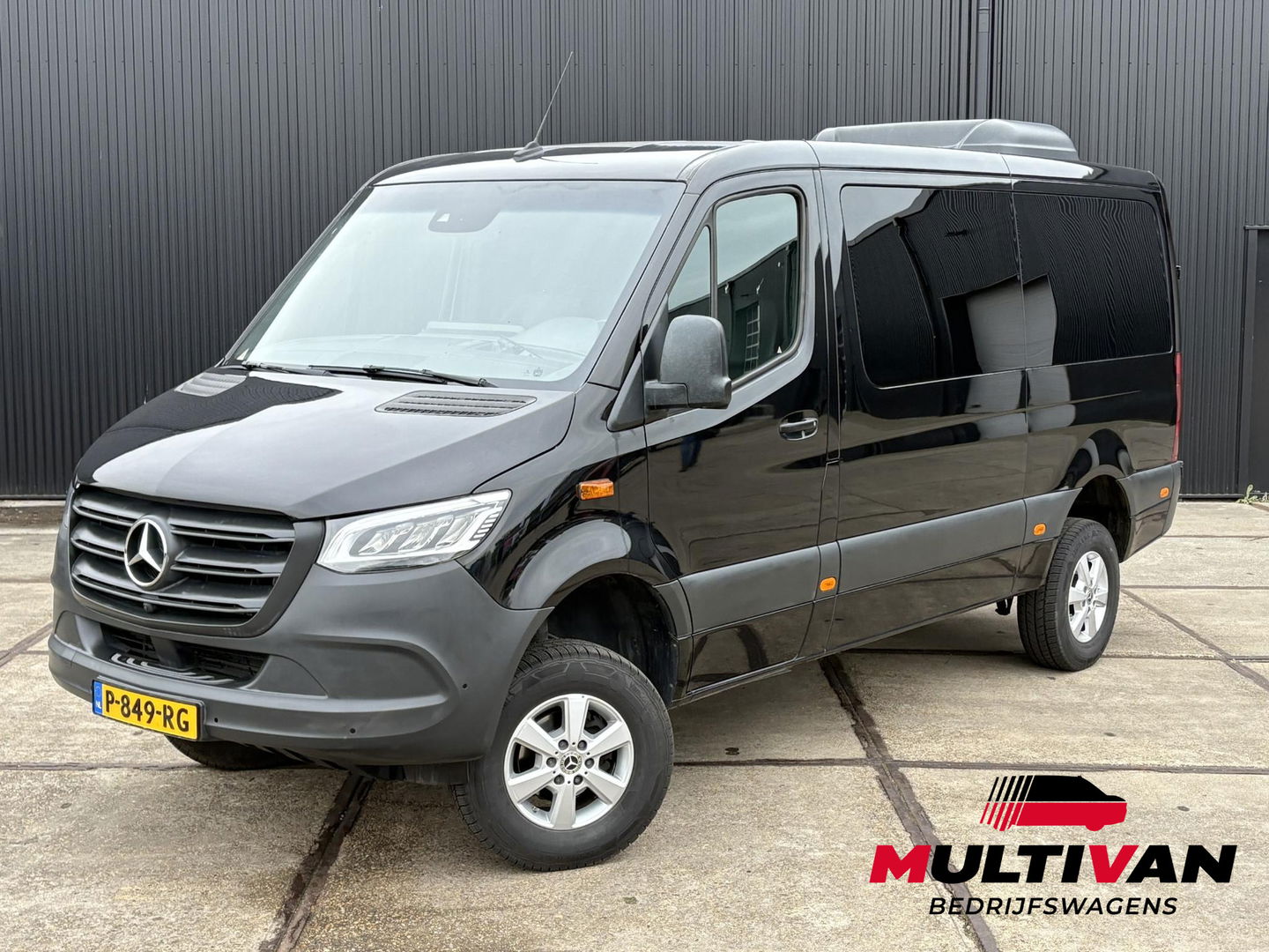 Mercedes-Benz Sprinter Tourer 319 V6 | 4X4 | LUXE PERSONENBUS | 9 PERSOONS |