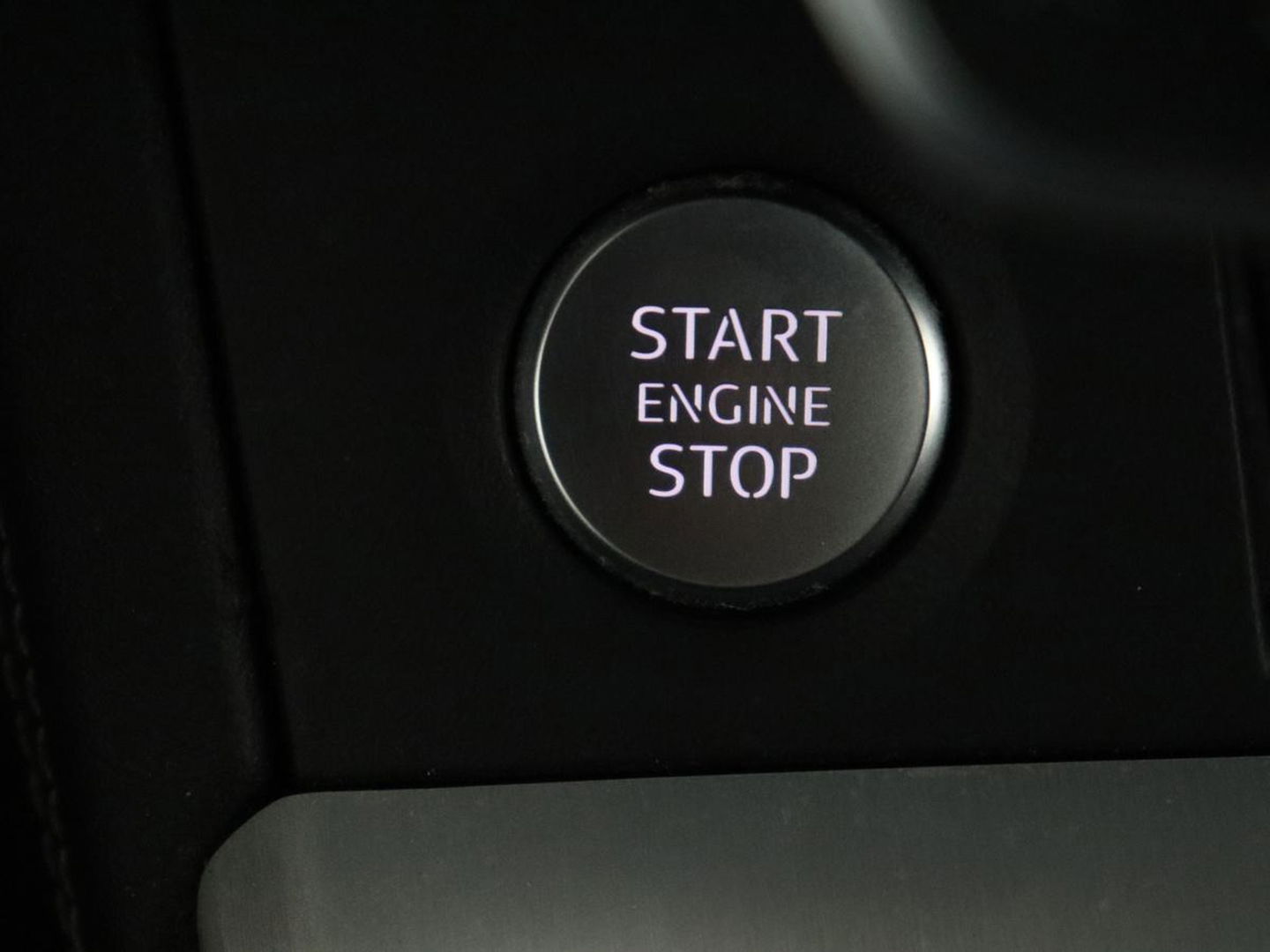 Audi Q5 55 TFSIe quattro S edition | Panoramadak | Carplay | Stoelverwarming | Trekhaak | Adaptive cruise | 20'' | Leder/Alcantara | Camera | Navigatie | DAB | Virtual Cockpit | Full LED | S Line | PHEV | Plug In