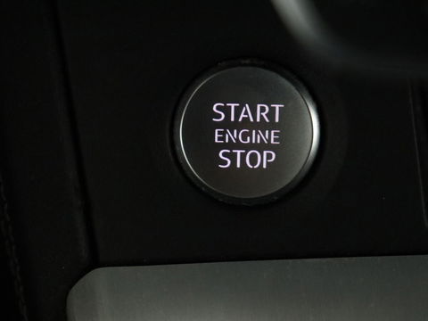 Audi Q5 55 TFSIe quattro S edition | Panoramadak | Carplay | Stoelverwarming | Trekhaak | Adaptive cruise | 20'' | Leder/Alcantara | Camera | Navigatie | DAB | Virtual Cockpit | Full LED | S Line | PHEV | Plug In